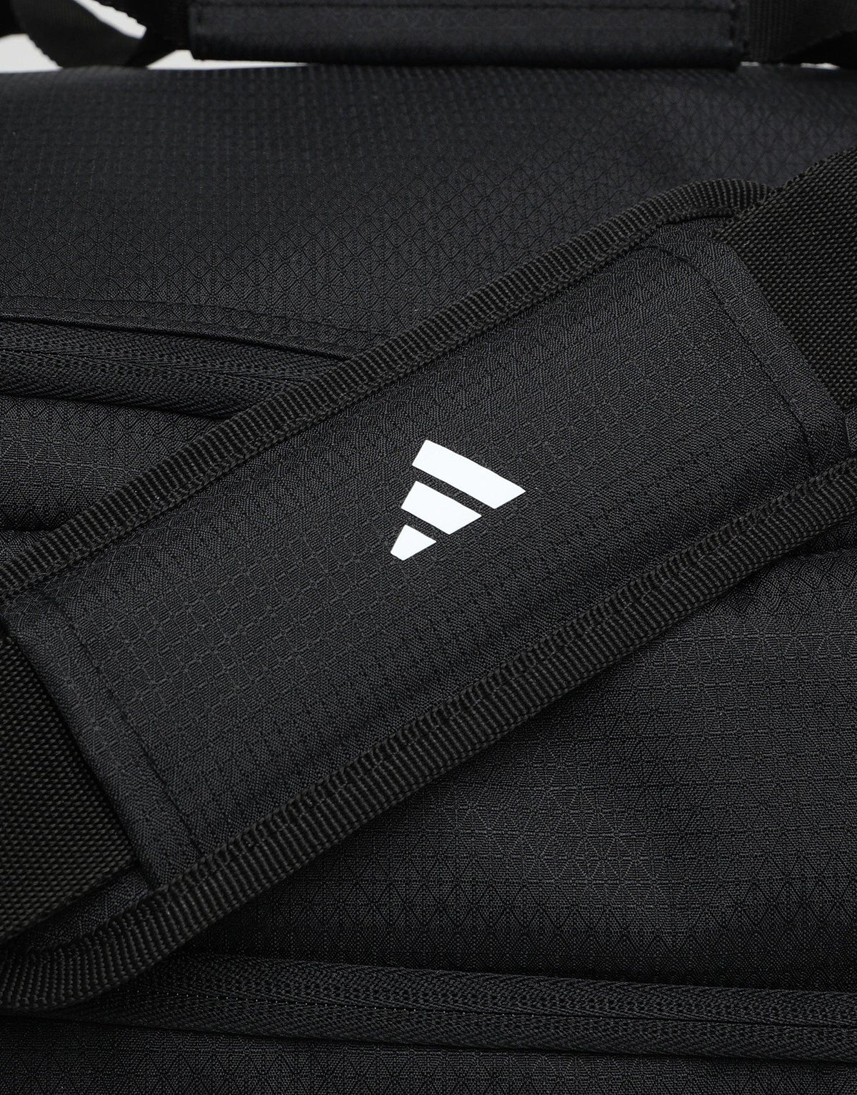Essentials 3-Stripes Duffel Bag Medium